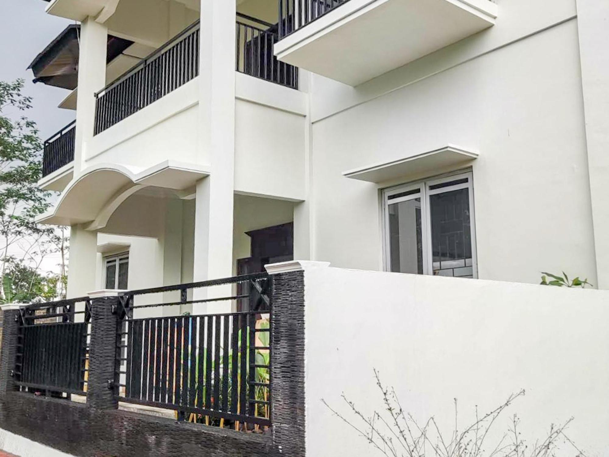 מלון Reddoorz Syariah Near Pengadilan Agama וונוסובו מראה חיצוני תמונה